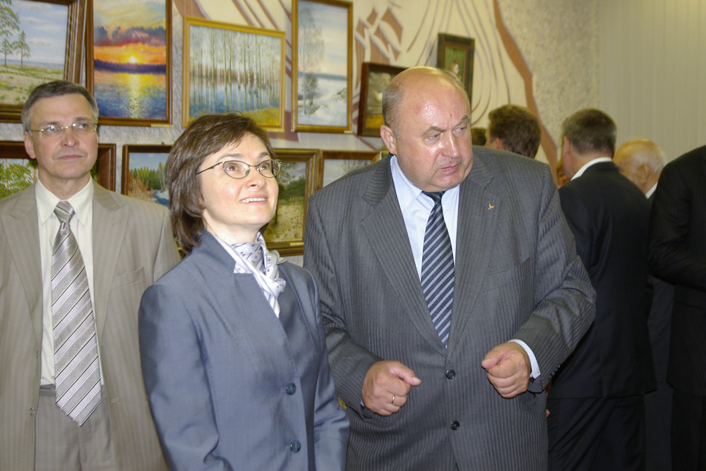 Министр экономического развития РФ Эльвира Набиуллина и генеральный директор Севмаша Николай Калистр