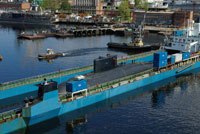 Дизель-электрическая подводная лодка на акватории предприятия